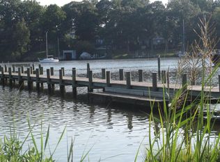 3885 Holly Dr, Edgewater, MD 21037