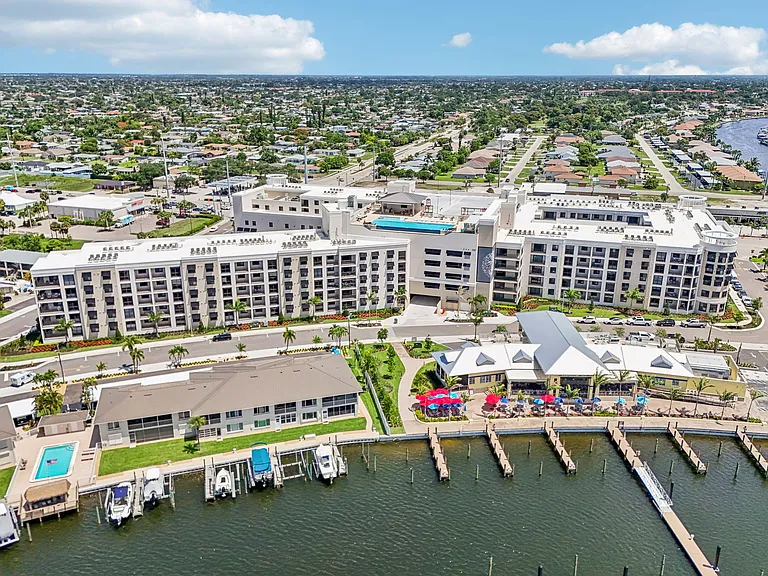 Bimini Square from the Basin