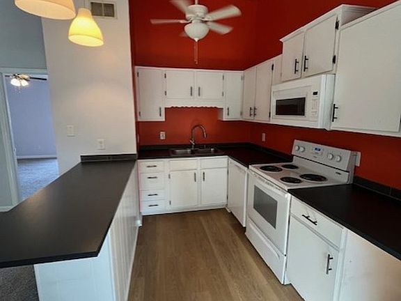 2nd image of 2548 Flint Dr