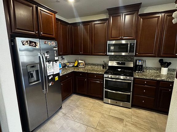 5th image of 1013 Chapelhill Ln