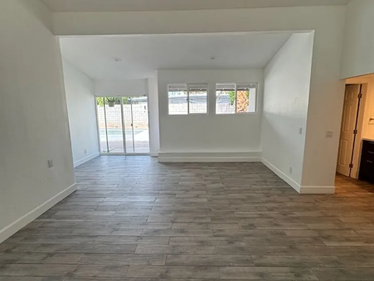 1990 E Calle Felicia — Photo 14