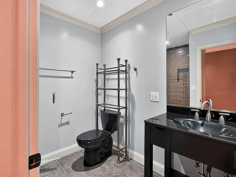 7742 Dunbarton Ave — Photo 14