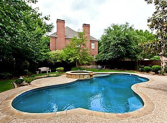 4th image of 818 Creekline Way