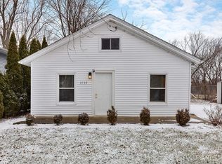 1530 Superior St, Aurora, IL 60505