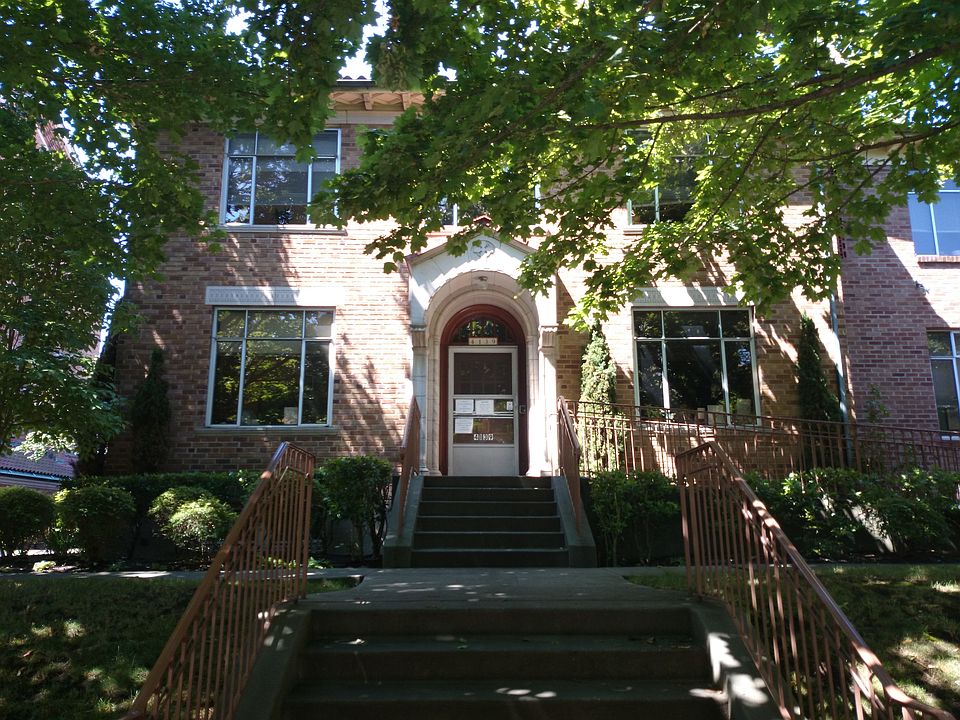 2nd image of 42 Sunnyside Ave N