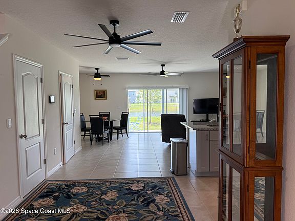 4th image of 2730 Silver Canoe Dr