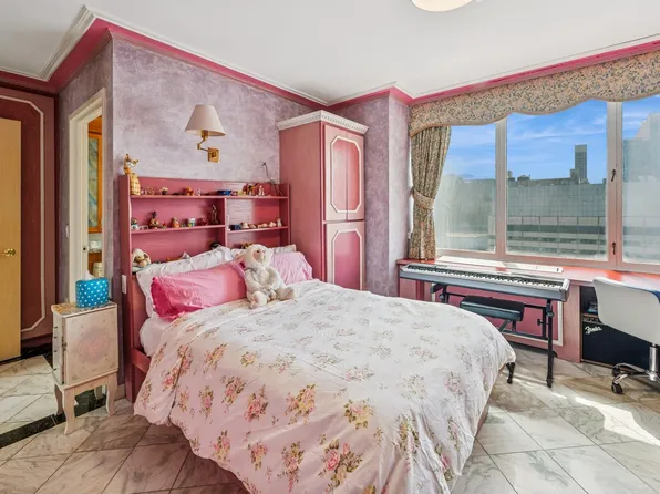 422 East 72nd Street image 7 of 12