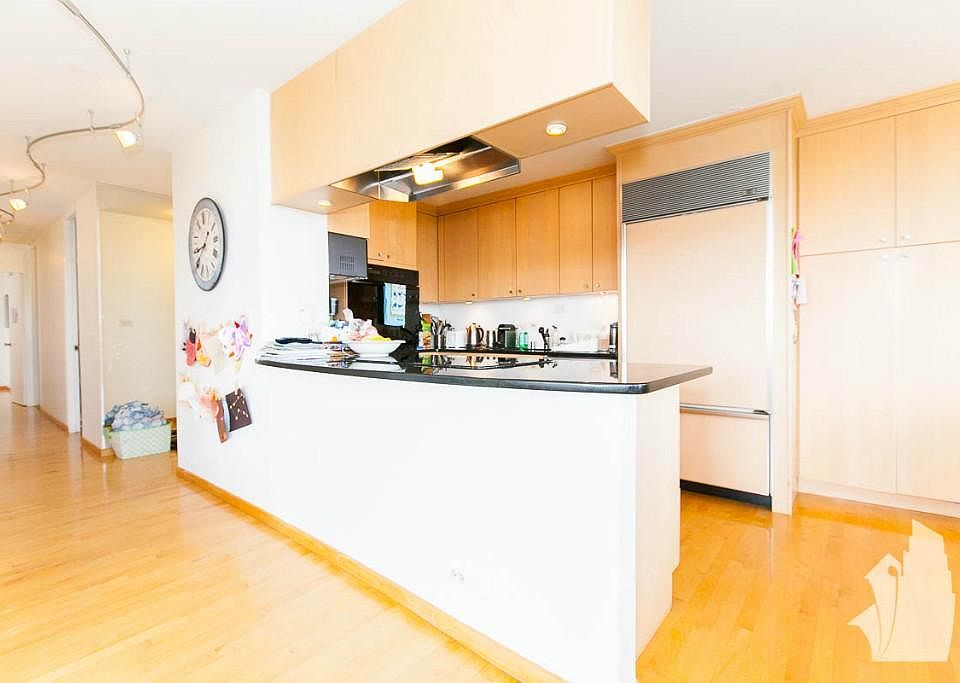 1st image of 2624 N Lakeview Ave #503
