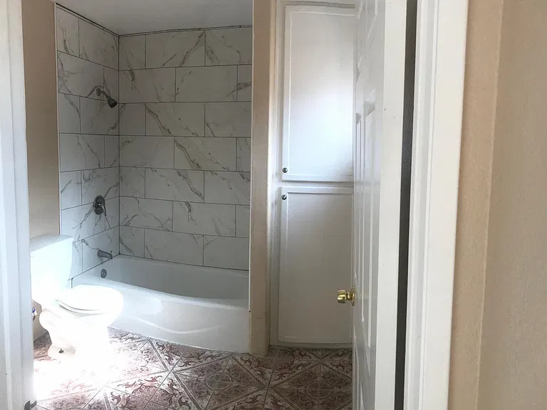 8106 S San Pedro St #3 — Photo 11