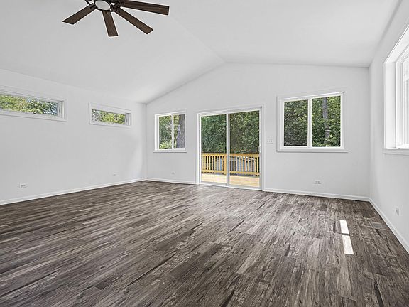 5th image of 921 Laurel Ave