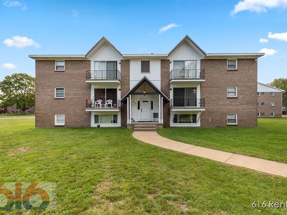 Pinebrook Apartment
