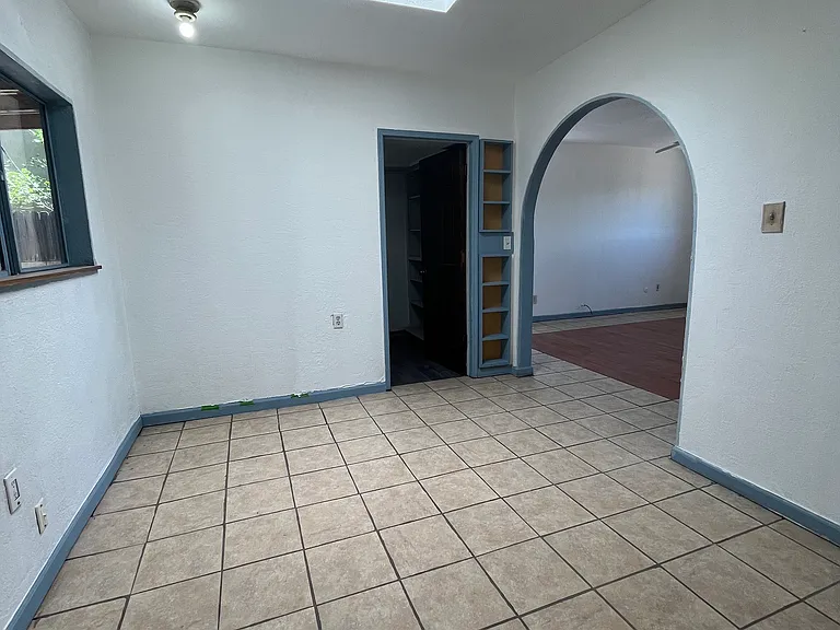 2302 Espanola St NE — Photo 9