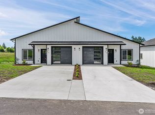 5 Anchor Loop Way #A, Cathlamet, WA 98612
