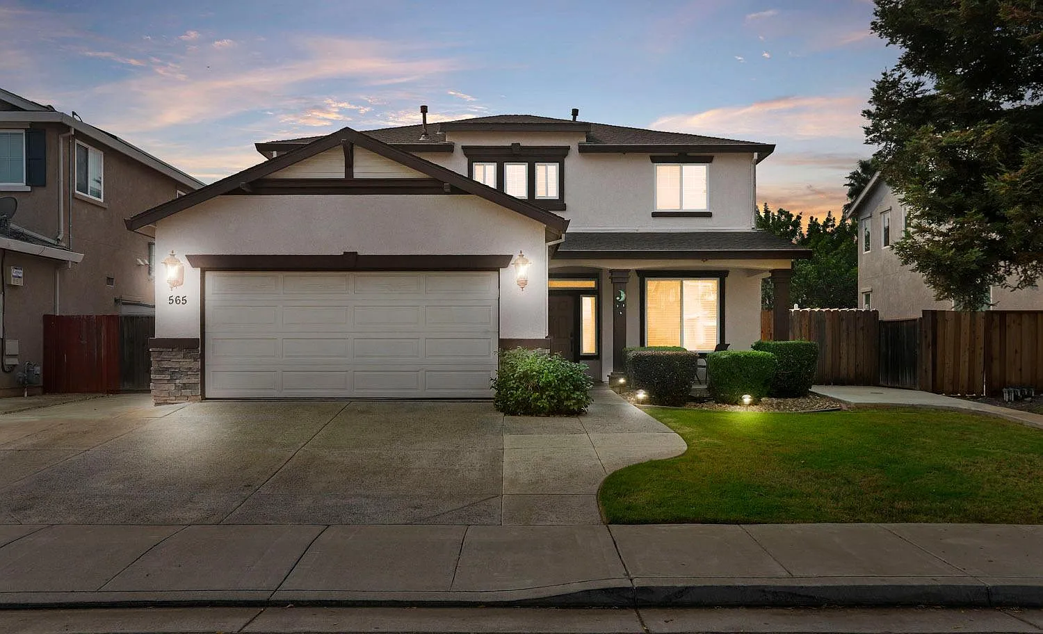 565 Jill Dr photo 1