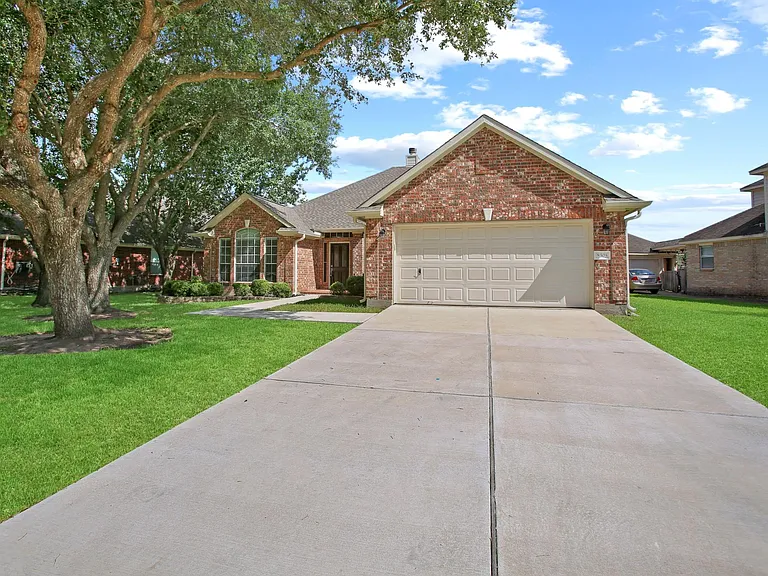 8305 Spinnaker Bay Ln — Photo 2