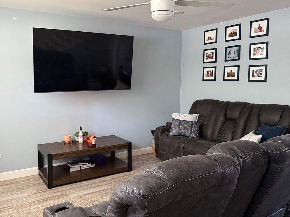 1st image of 87 Pilgrim Cir