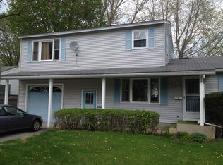 30 1/2 Sandra Cir, Burlington, VT 05408