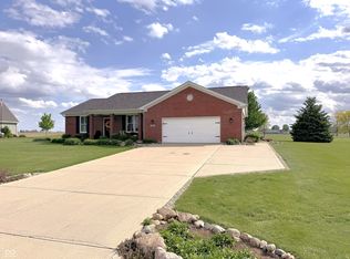 6118 E Holes Crossing Dr, Crawfordsville, IN 47933