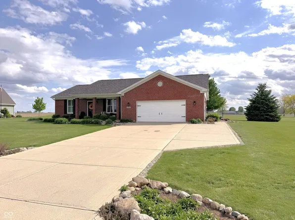 6118 E Holes Crossing Dr, Crawfordsville, IN 47933