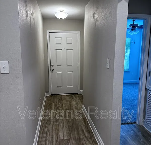 14073 Fox Hill Dr — Photo 2