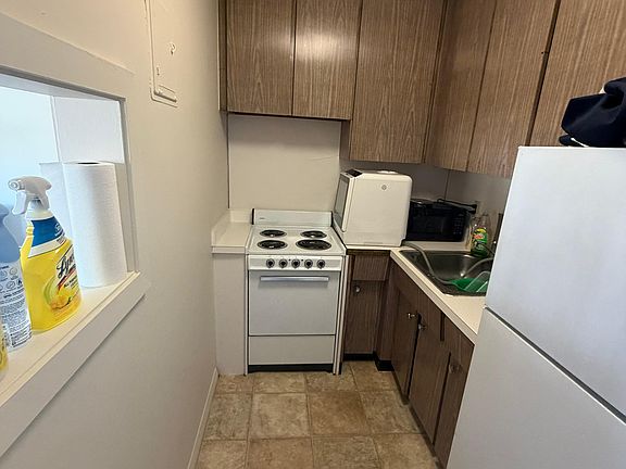 5th image of 1460 Commonwealth Ave #702