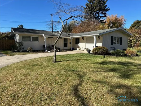 5917 San Reno Dr, Sylvania, OH 43560