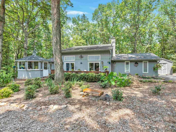 128 Dogwood Ln, Cowpens, SC 29330