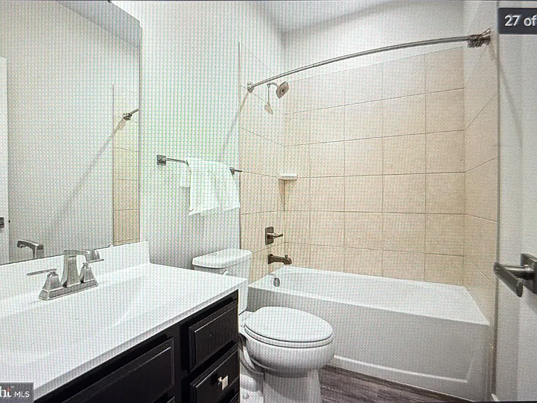 1044 Rosecroft Ln — Photo 13