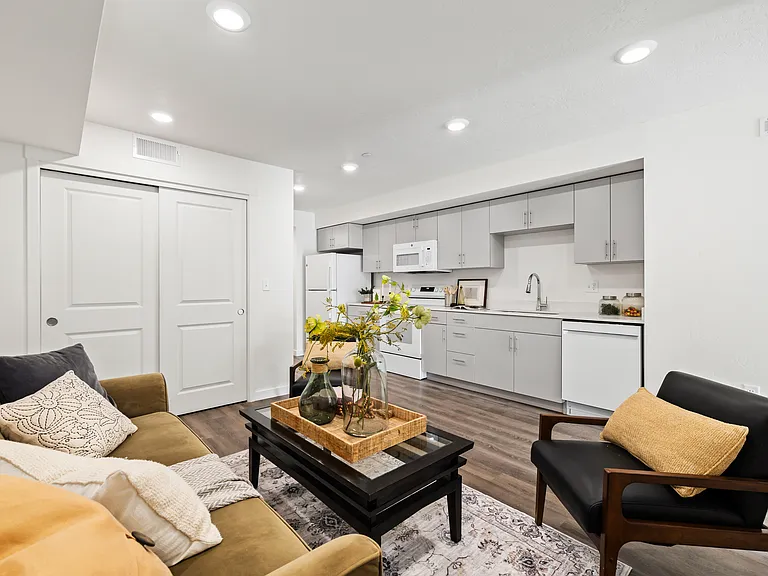 Falcons Landing Apartments — Photo 11