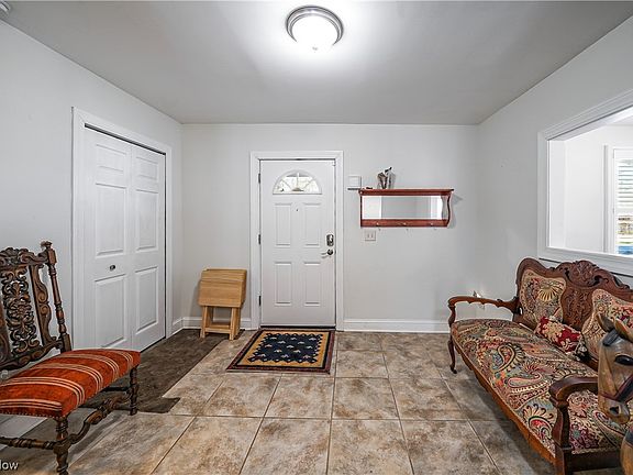 5th image of 9773 Broadway Dr