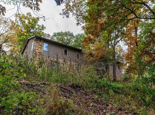 2038 Washington Rd, Stoughton, WI 53589