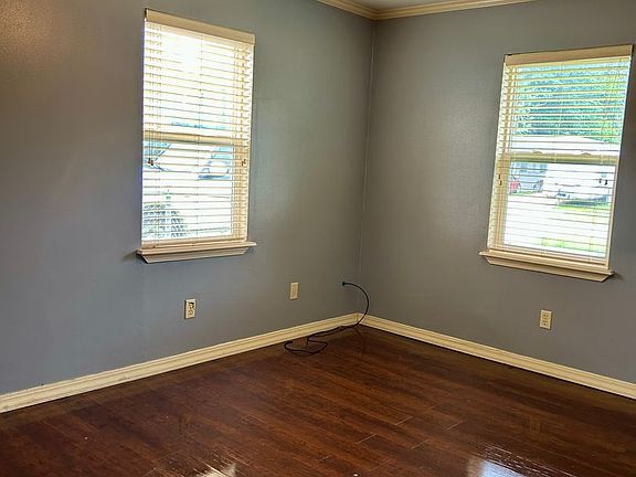 4th image of 7813 Woodfield Dr