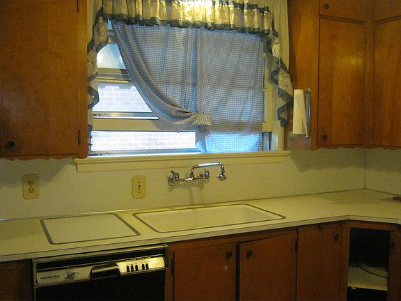 Kitchen has window over sink!