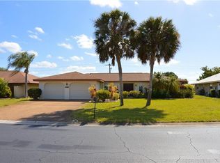 1623 E Cypress Point Dr, Venice, FL 34293