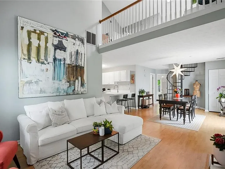 430 Feyston Ct — Photo 5