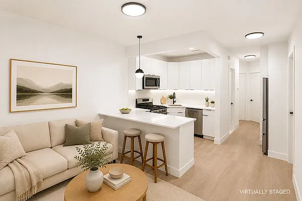 Living room, photo 1