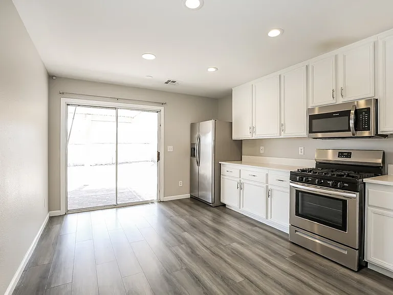 7833 Lovely Pine Pl — Photo 6