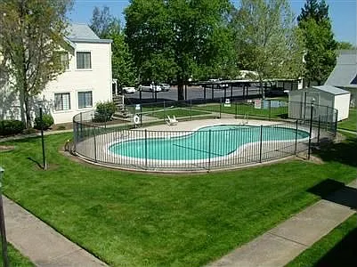 7441 Auburn Oaks Ct APT P photo 1