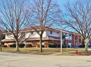 100 Green Acres Dr, Morris, IL 60450