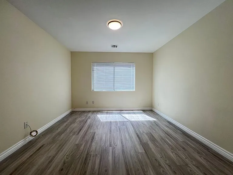8480 Garnet Peak Ct — Photo 23