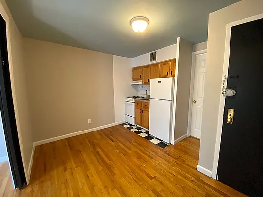 Rented by Highline Residential | media 5