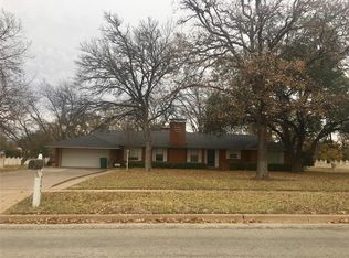 1325 Carolina St, Graham, TX 76450