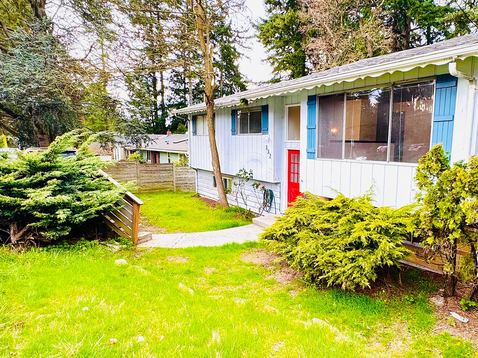 6 bed, 2260 sqft, $3,600 — Photo 3