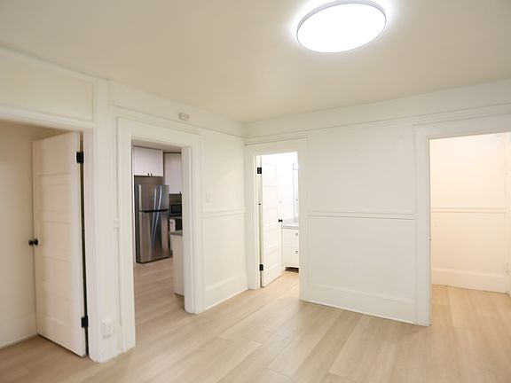 5th image of 1070 Washington St #A