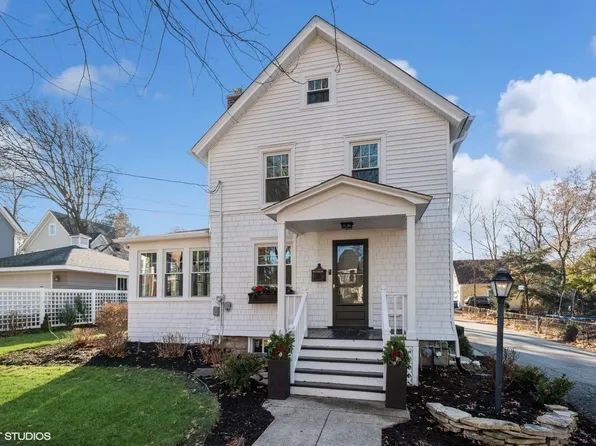 408 W Jefferson Ave, Wheaton, IL 60187