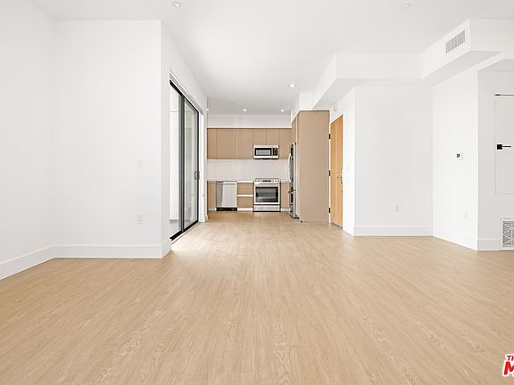 5th image of 8555 Colgate Ave #502