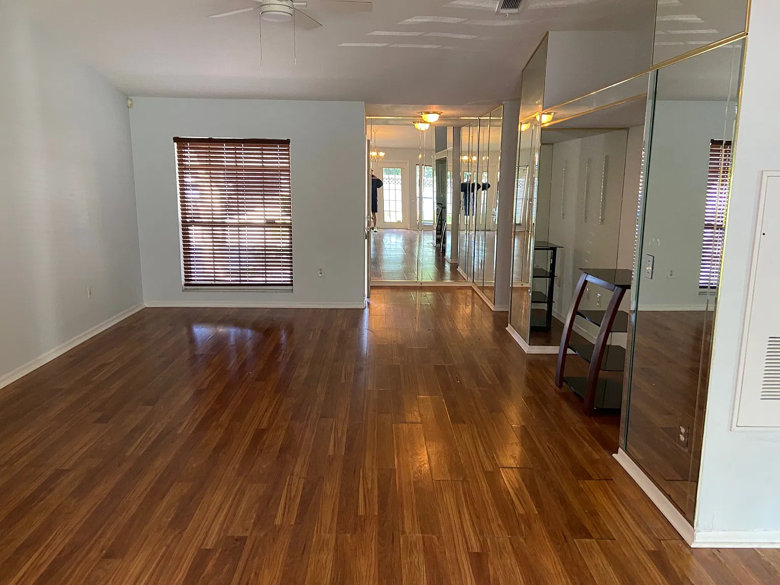4 bed, 1363 sqft, $2,195 — Photo 3