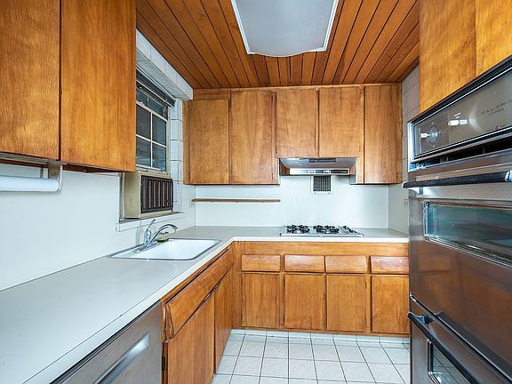 4th image of 440 E 57th St APT 5C