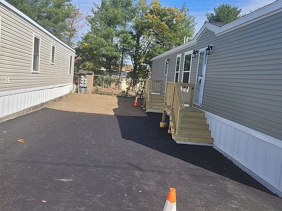 3rd image of 286 Newbury St Lot 15