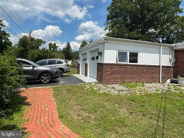 181 Cranbury Rd — Photo 27
